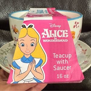 Disney Alice in Wonderland Teacup Set